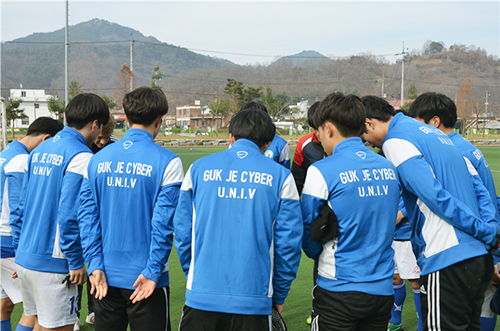 국제사이버대학교 축구부 선수들 사진
